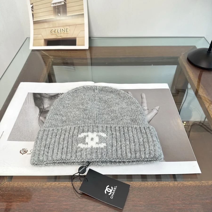 Celine hat 059