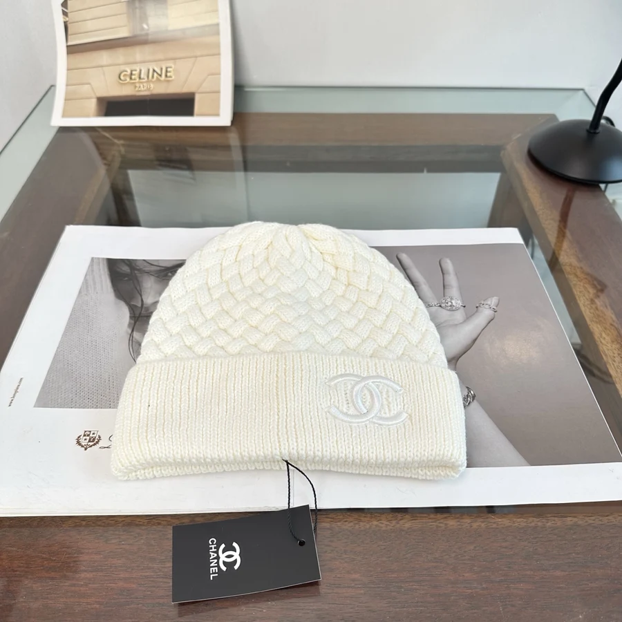 Celine hat 050