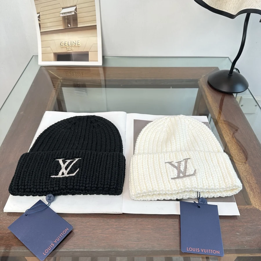 Celine hat 049