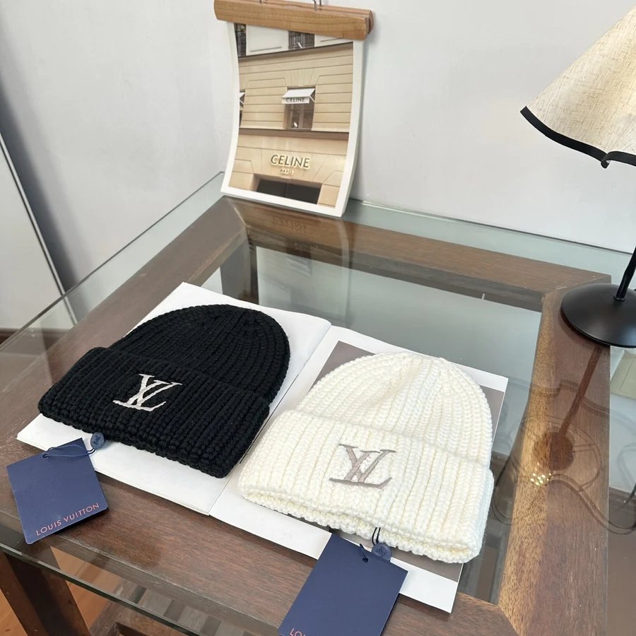 Celine hat 048
