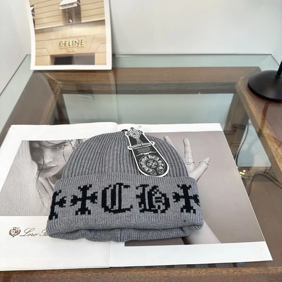Celine hat 044