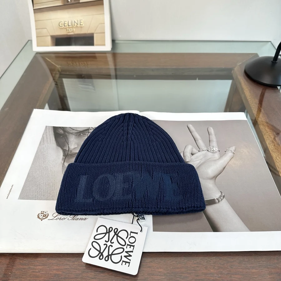 Celine hat 039