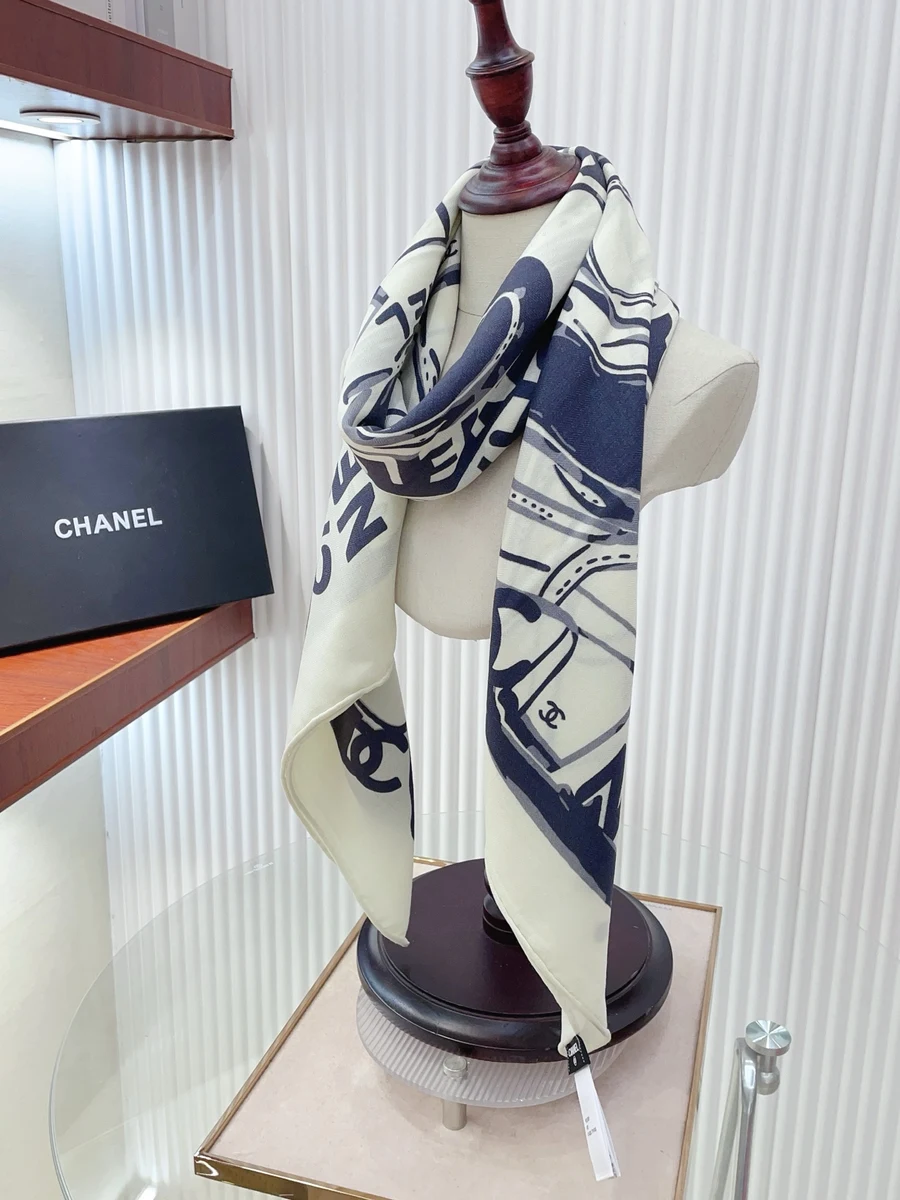 Chanel scarf 0050