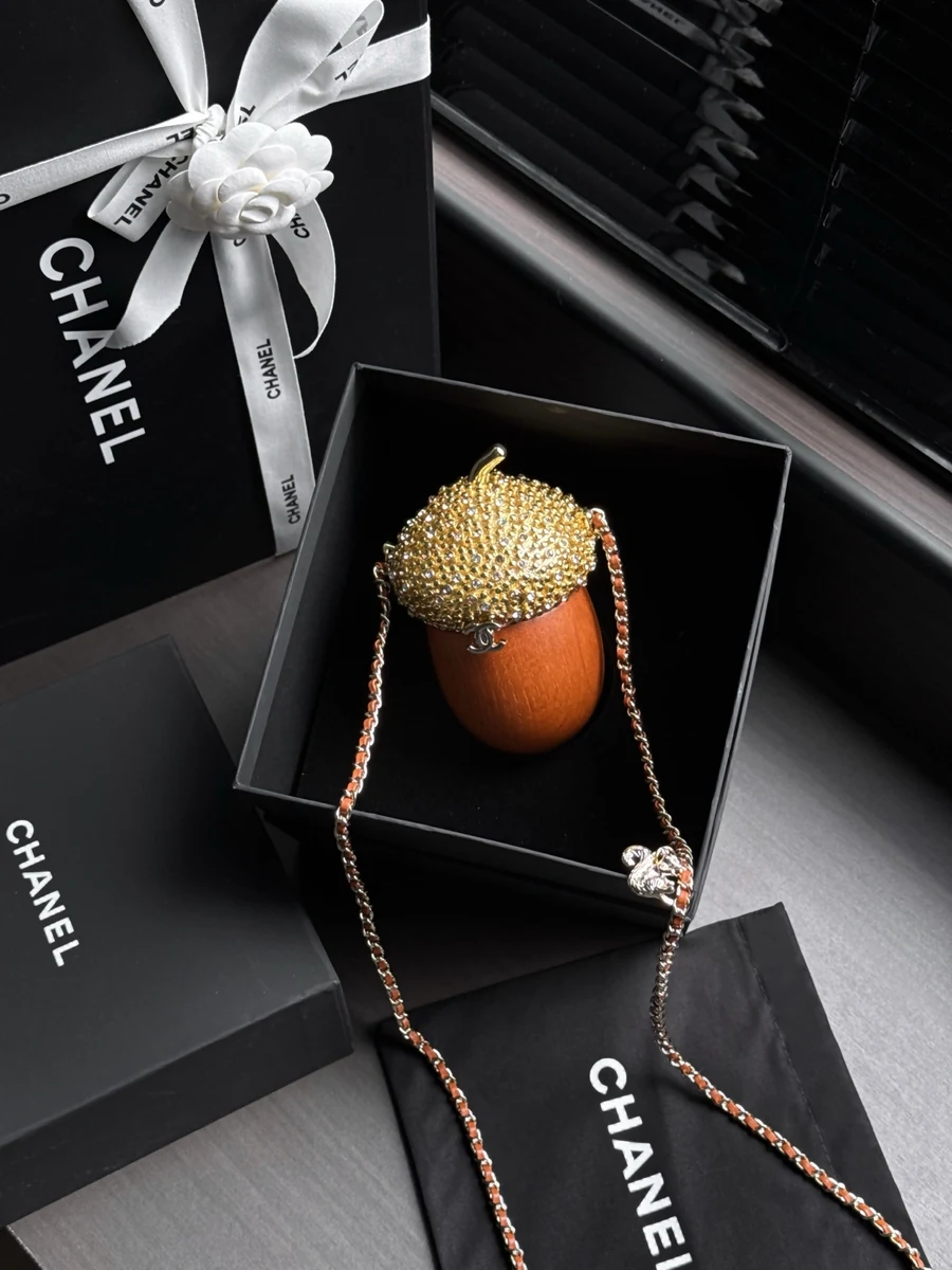 Chanel Chanel 386