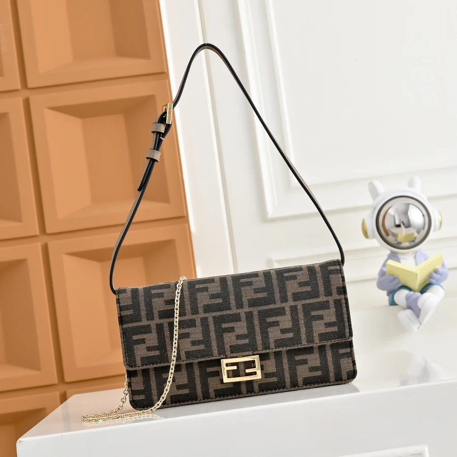 Fendi FENDI 028