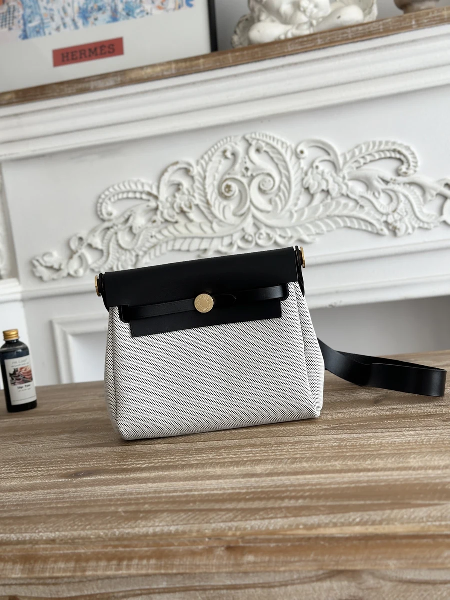 Hermès HERMES 015