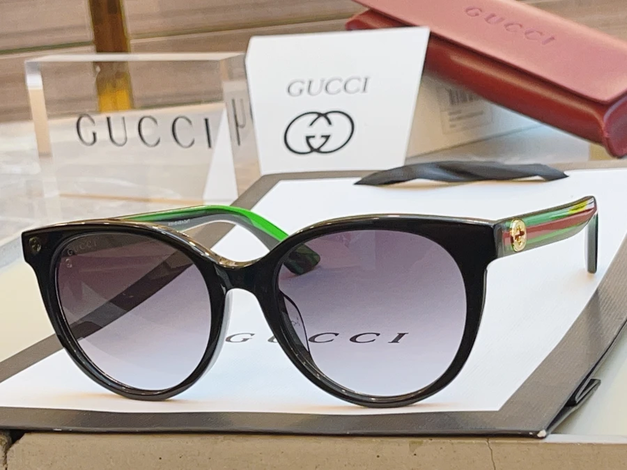 Gucci Glasses824