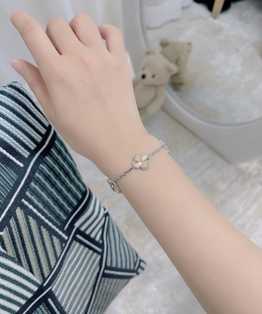 Van Cleef & Arpels VCA 0032
