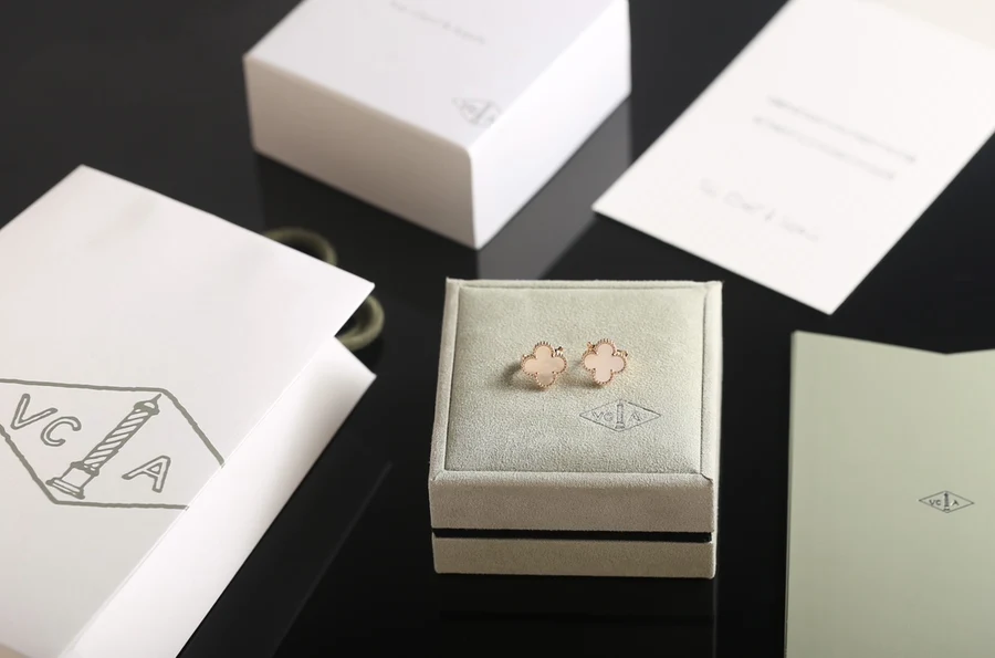 Van Cleef & Arpels VCA 0025