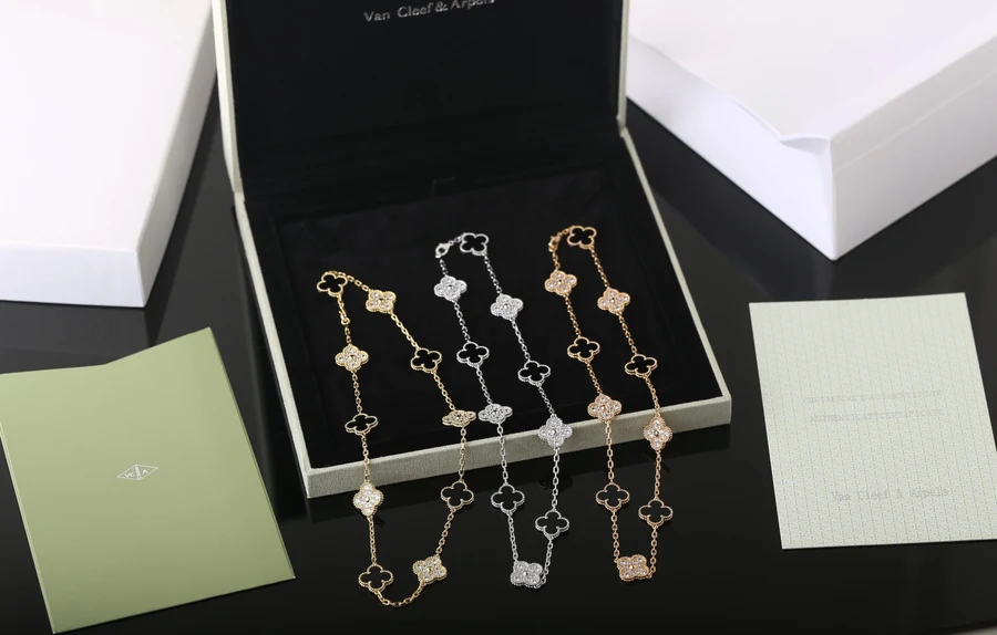Van Cleef & Arpels VCA 0010